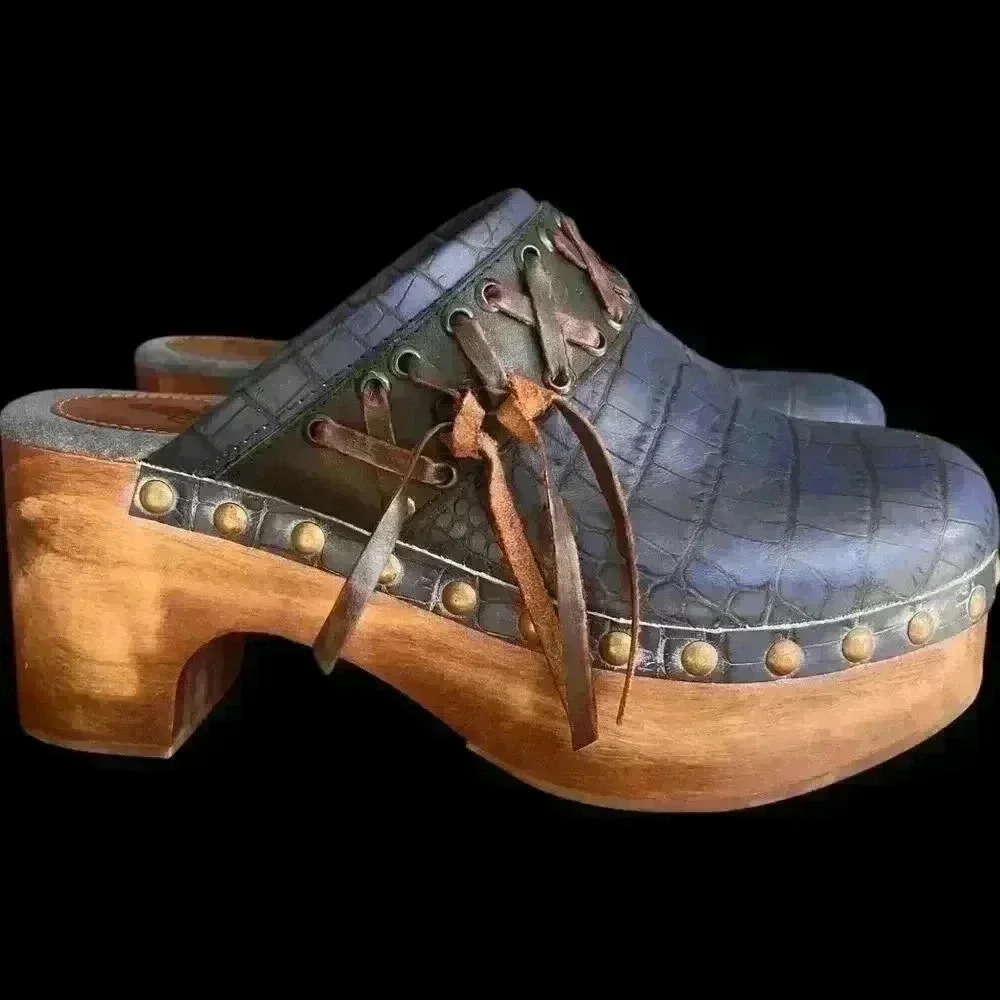 Freebird by Steven Woodstock Women's Sz 9 navy leather nail embellishments - Picture 7 of 14